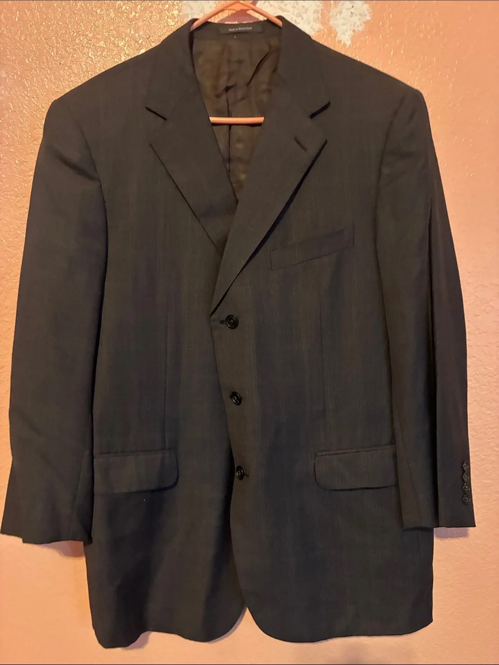 Men's Charcoal Three-Button Suit Jacket - Troffo